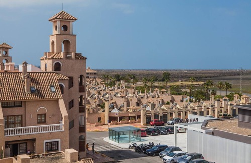 Centro Comercial Bahia Sur Apartment | Estudios Turisticos Bahia Sur
