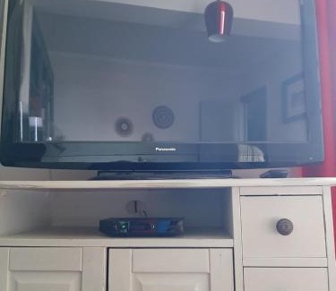 Auxerre Apartment | Et au pied coule une rivière, situation et vue idéales