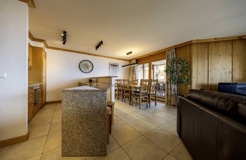 Saint-Pierre-de-Clages Apartment | Etagnes 2 Est - ski-in/ski-out, vue magnifique