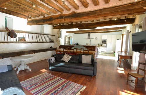 Bailly Apartment | "Etang" Vaste appartement duplex (200m2) donnant sur un grand jardin privatif|capacité 14 personnes