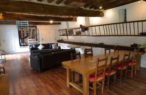 Bailly Apartment | "Etang" Vaste appartement duplex (200m2) donnant sur un grand jardin privatif|capacité 14 personnes