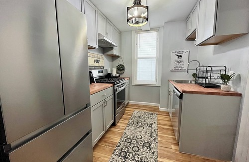 Etna House | Etna 3BR: 2-12 Wks, Near Hospitals 10 Mins to Pittsburgh.