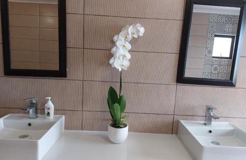 Walvis Bay Bed & Breakfast | Etokelo BnB