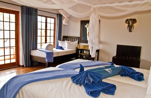 Okaukuejo Cabin | Etosha Safari Lodge