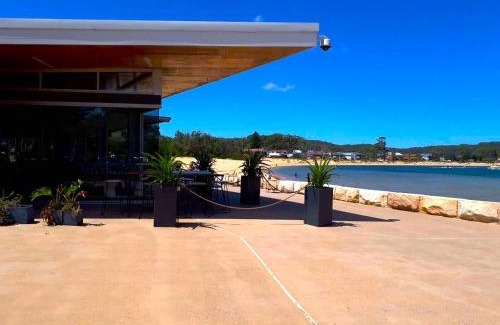 Ettalong Beach Hotel | Ettalong Beach motel