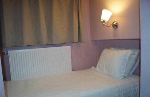 Wijk van de Squares House | EU Guesthouse