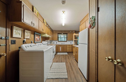 Hoyt House | Eufaula Cove Cabin with lake view
