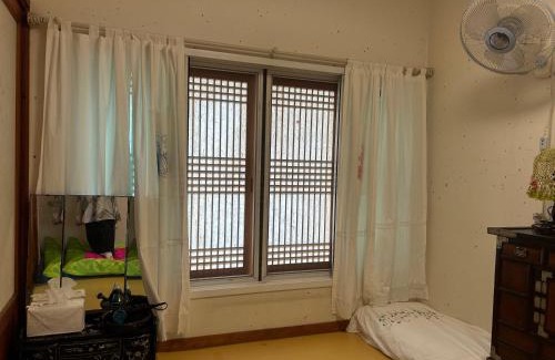 Hyehwa House | Eugene Hanok Stay
