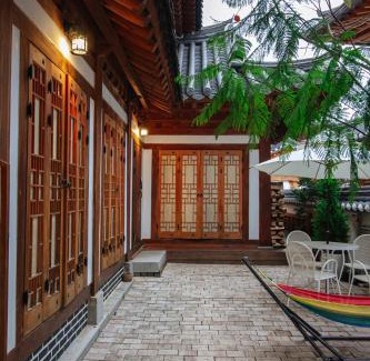 Jingwan-dong House | Eunpyeong Hanok Pyeonganchae