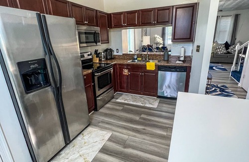 Virginia Beach House | Euphoric 3-Bedroom Townhome Wi-Fi