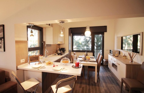 Quartiere XXXI Giuliano Dalmata Apartment | Eur Bright Spacious Apartment with balconies and parking only for small cars