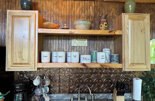 Eureka Springs Cabin | Eureka Springs Riverview Oasis: A Serene Retreat Overlooking the White River