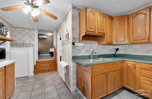 Eureka Springs Cottage | Eureka Uptown Garden Cottage