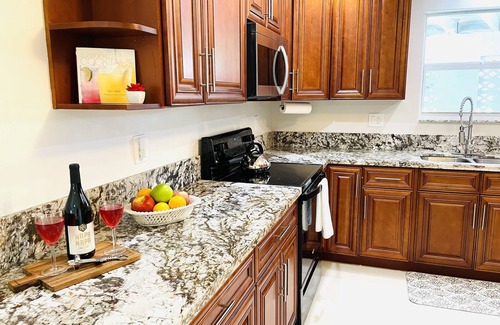 Lighthouse Point House | Euro Flair Home! Near beaches, stores and more!