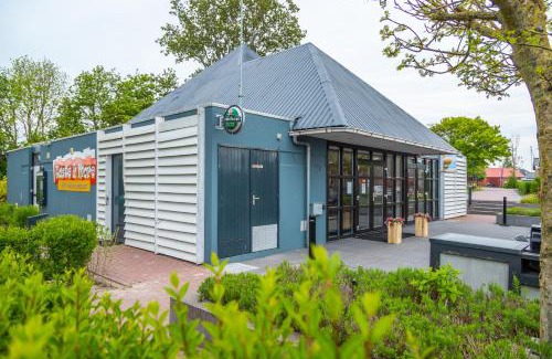 Bovenkarspel Ski Chalet | EuroParcs Markermeer