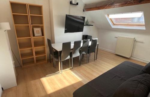 Wijk van de Squares Apartment | European District Apartment Thirteen