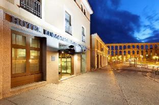 Segovia Old Town Hotel | Eurostars Plaza Acueducto
