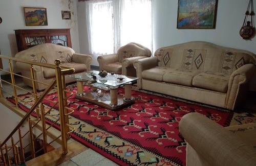 Gjirokaster House | Eva Guesthouse