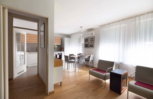 Bezigrad District Apartment | Eva Tour As/Modern 2BR apartment in center, free garage, WiFi & AC