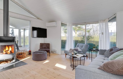 Saksild Strand House | "Evamaria" - 350m from the sea by Interhome