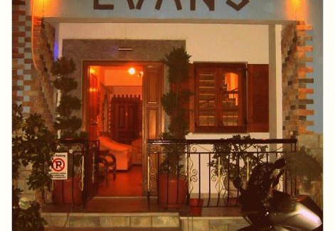 Skiathos Town House | EVANS Skiathos