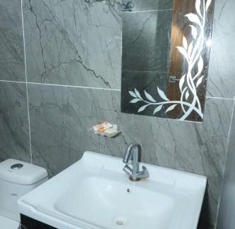 Lansdowne House | Evara Homestay