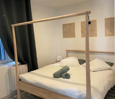 Castelnaudary Apartment | EVASION AU FIL DE L EAU une pause avec jardin au bord du Canal du Midi