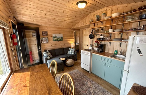 Croftville Cabin | Eve's Place Lakeside Cabin 3