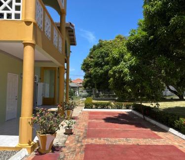 Tower Isle Villa | Evelyn Villa