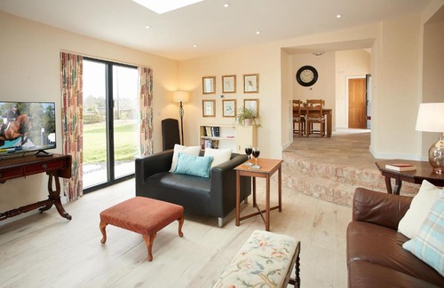 Eaton Mascott House | Evenwood Byre