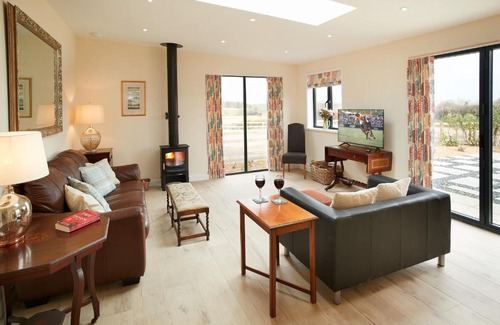Eaton Mascott House | Evenwood Byre
