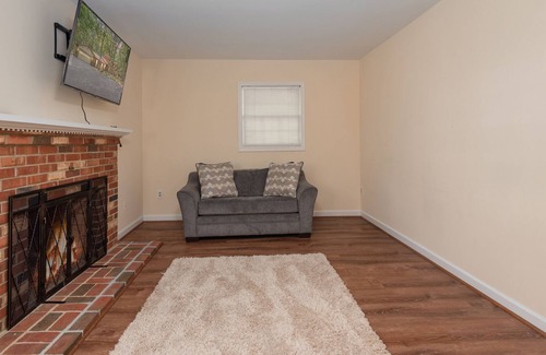 Woodbridge House | EVEREADY PARADISE VILLA, USA