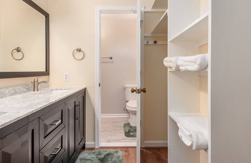 Woodbridge House | EVEREADY PARADISE VILLA, USA