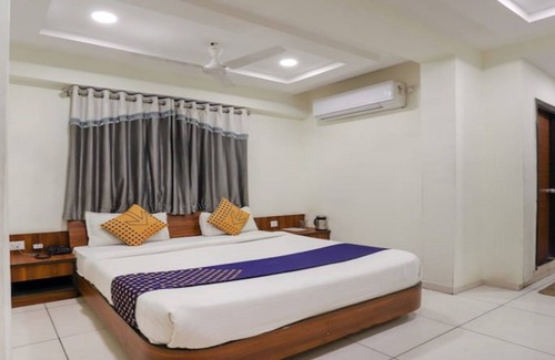 Changodar Hotel | Everest Hotel