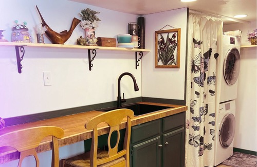 Nancy Cottage | Everglow Hollow- Adorable Tiny House near Lake Cumberland, KY. Pet Friendly!