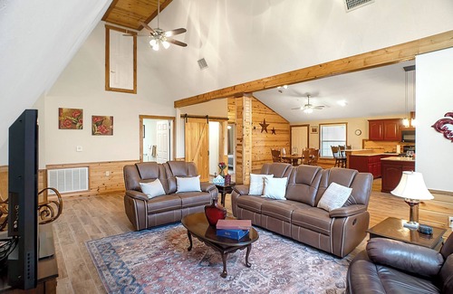College Station Other | Evergreen Escape - Smith