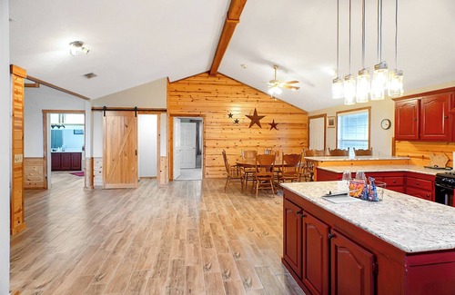 College Station Other | Evergreen Escape - Smith
