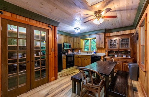 Zionville Cabin | Evergreen Escape - Pet Friendly Forest Cabin with Hot Tub!