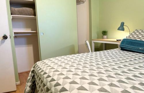 Hemet House | Evergreen Jolly Room with TV