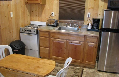 Coram Hotel | Evergreen Motel