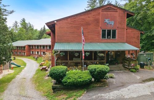 Stoneham Hotel | Evergreen Valley Inn
