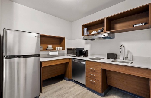 Biggs Field Hotel | Everhome Suites El Paso Airport Near Fort Bliss