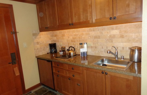 Olympic Valley Apartment | Everline Spa & Resort: Forest View Fireplace Suite