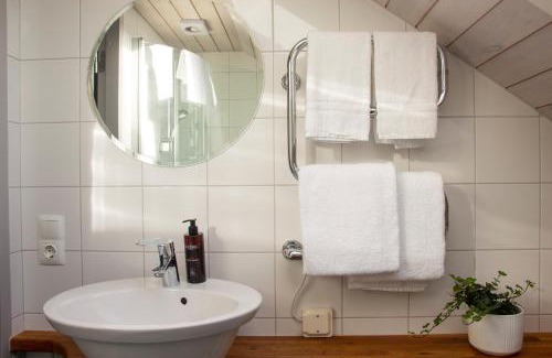 Grebbestad Bed & Breakfast | Everts Sjöbods Bed & Breakfast