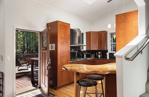 Northwood House | Everwood ~ Hot Tub, Views. Private and Updated Retreat