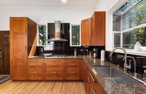 Northwood House | Everwood ~ Hot Tub, Views. Private and Updated Retreat