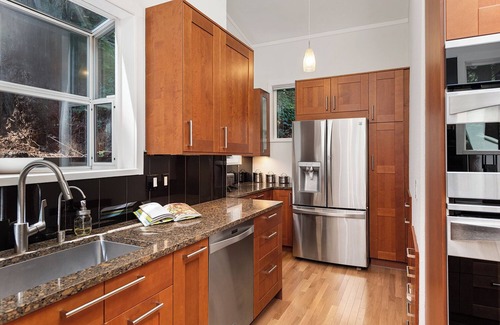 Northwood House | Everwood ~ Hot Tub, Views. Private and Updated Retreat