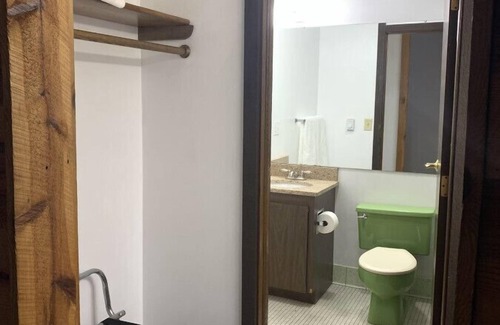 Tomahawk Cabin | Every Room with a Beautiful View of The Wisconsin River *