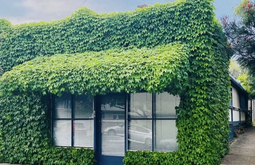 Footscray Apartment | Everyone is welcome at The Milkbar apartment in Seddon.