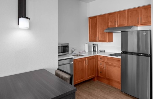 Oldsmar House | Everything You Need For The Perfect Vacation! Outdoor Heated Pool, Pet-friendly!